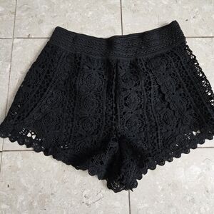 Women's Romeo + Juliet Couture Black Lace Crochet Shorts - Medium